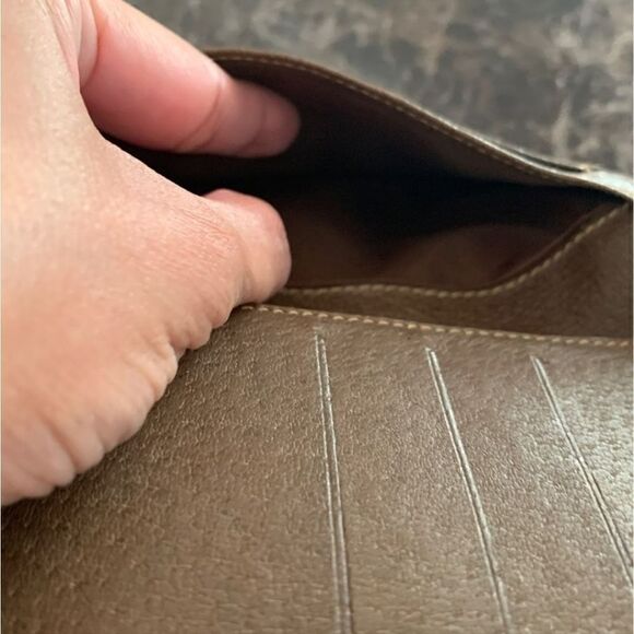 AUTHENTIC VINTAGE GUCCI SMALL BIFOLD WALLET - Picture 5 of 12